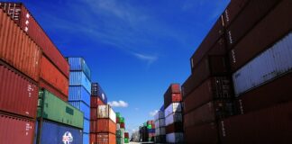 Czy subwoofer może być z tyłu?