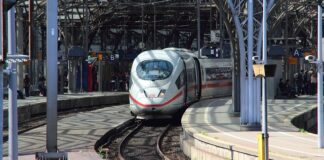 Czym odtłuścić lakier na samochodzie?