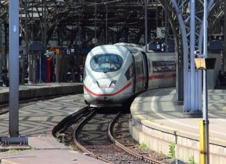 Czym odtłuścić lakier na samochodzie? Czym odtłuścić lakier na samochodzie?