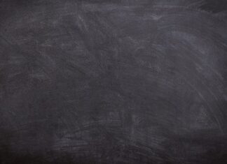 Jak usunąć czarne kropki z lakieru? Jak usunąć czarne kropki z lakieru?