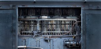 Kiedy słychać zawory w silniku?