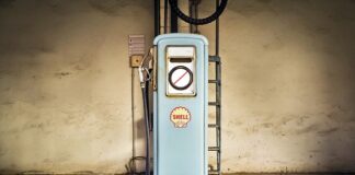 Czy spuszczać paliwo z motoru na zimę?